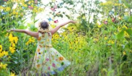 little-girl-4110731_1280
