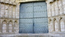ornate-doorway-258193_960_720