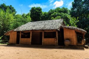 Eine Sukka ist eine einfache Hütte oder ein Zelt. Darin sollen wir an Sukkot leben.