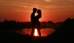 couple-915984_1920